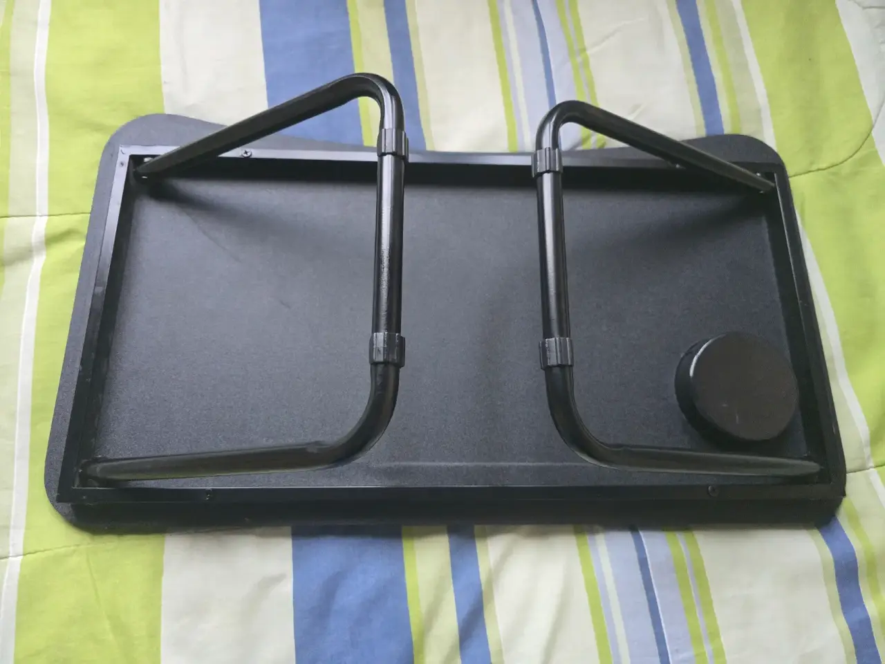 Mesa portátil negra para laptop - miniatura 2