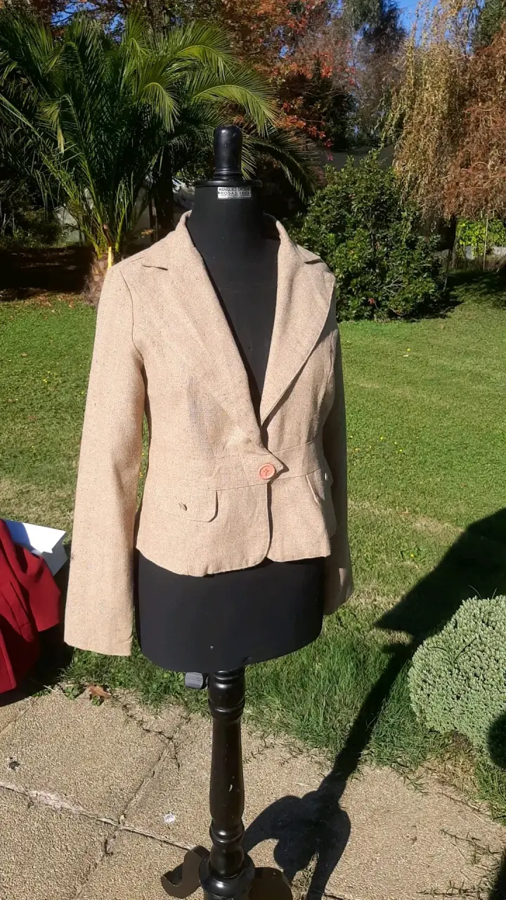Blazer beige para mujer