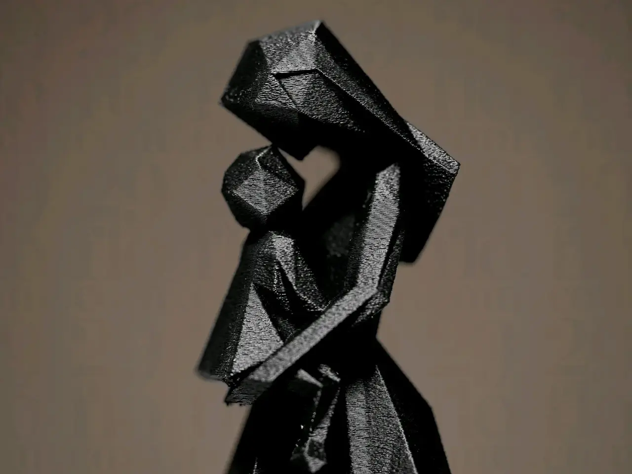 Escultura geométrica de madre e hijo - miniatura 1