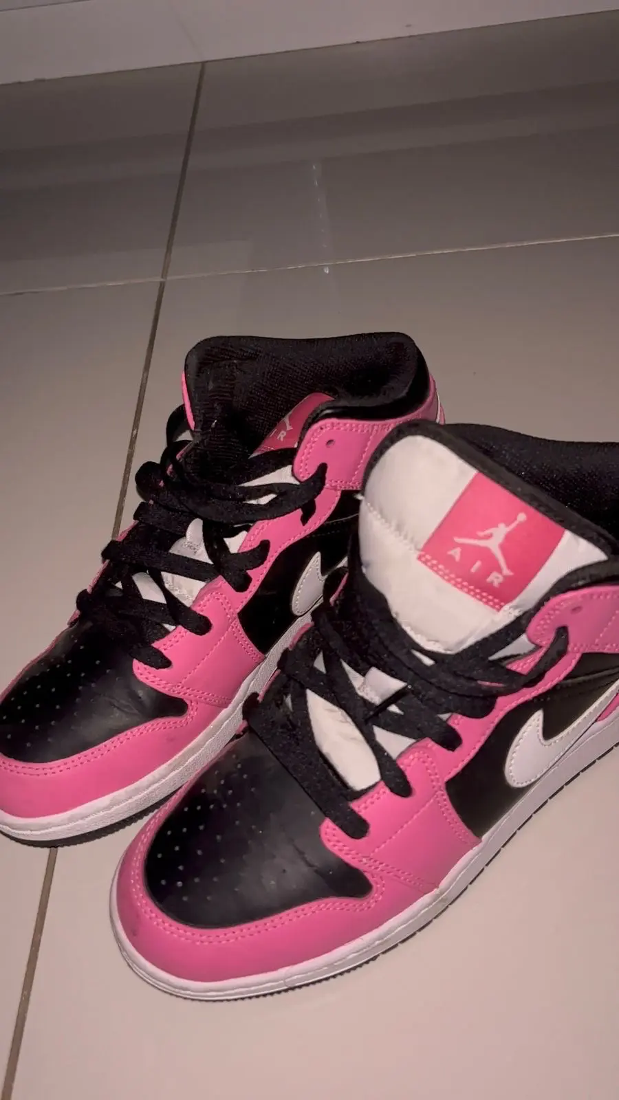 Zapatillas Jordan rosadas - miniatura 2