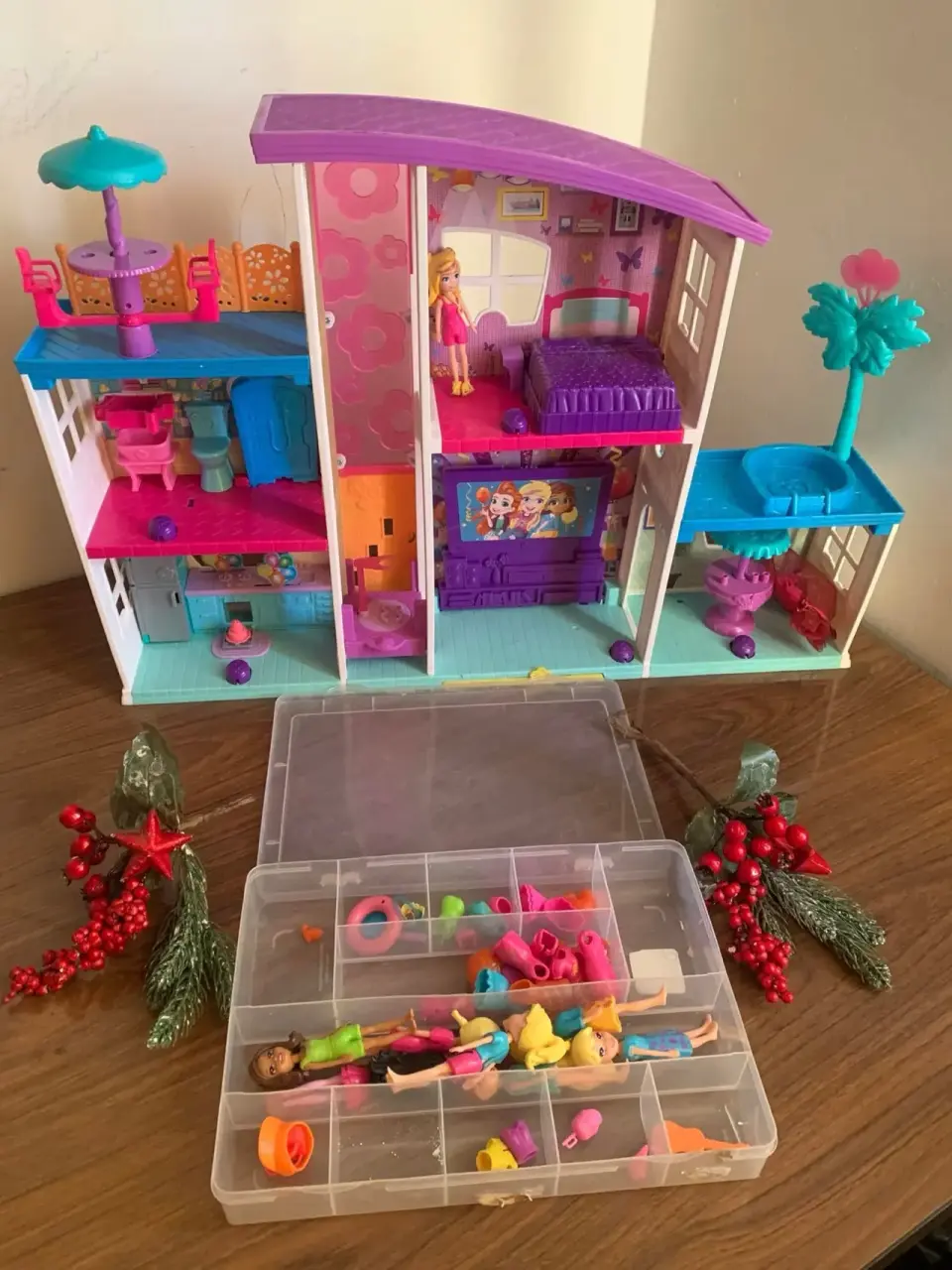 Casa de muñecas con accesorios - miniatura 1