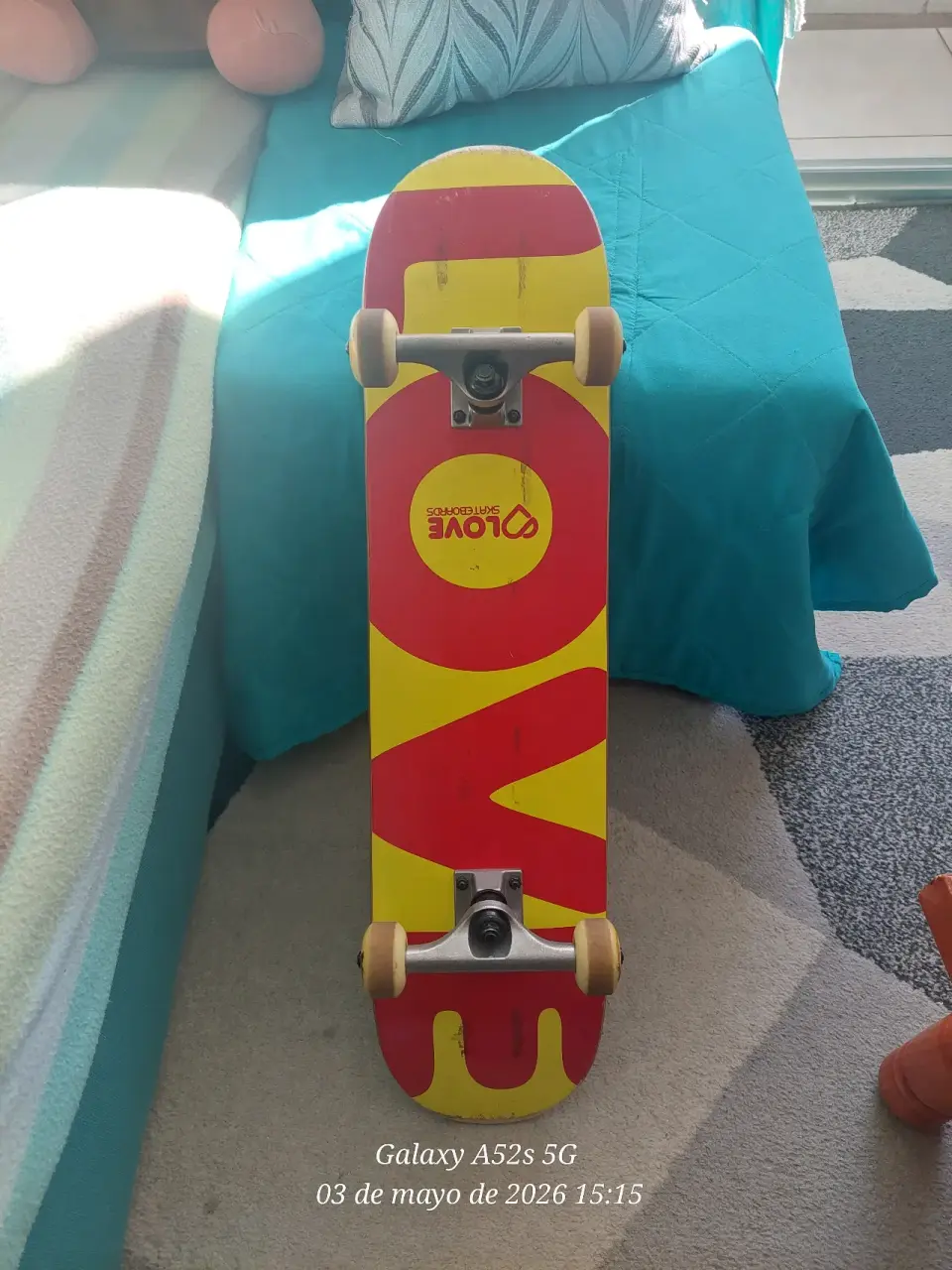 Skateboard Love Skateboards amarillo - miniatura 1