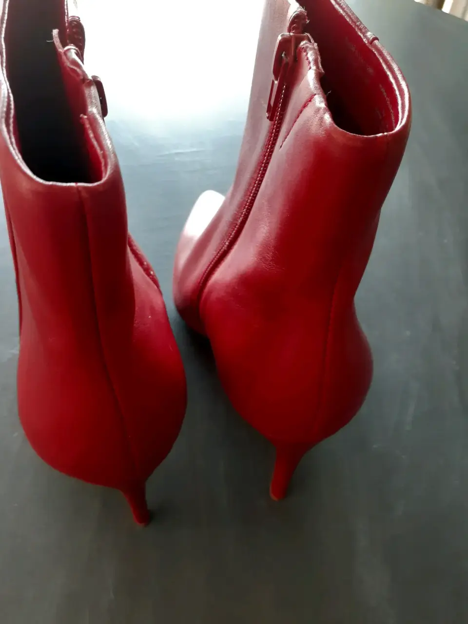 Botines rojos de taco 9cm - miniatura 1