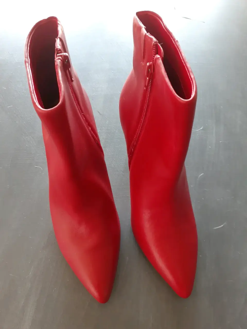 Botines rojos de taco 9cm - miniatura 2