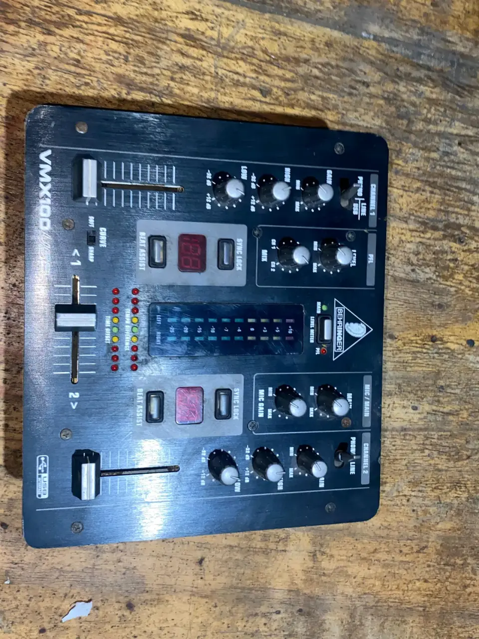 Mezclador Behringer VMX100 - miniatura 1