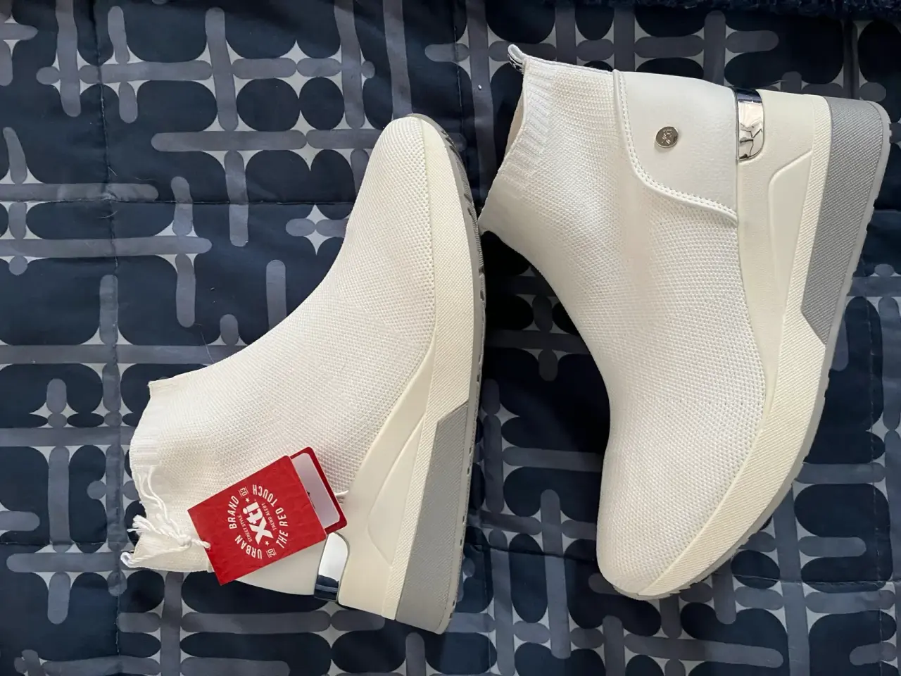 Botas deportivas blancas con plataforma - miniatura 1