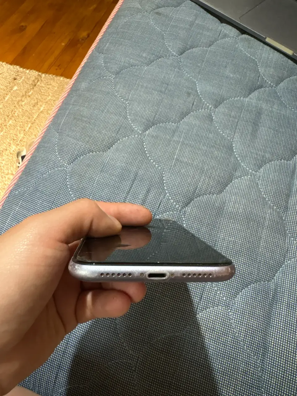 iPhone con pantalla agrietada - miniatura 4