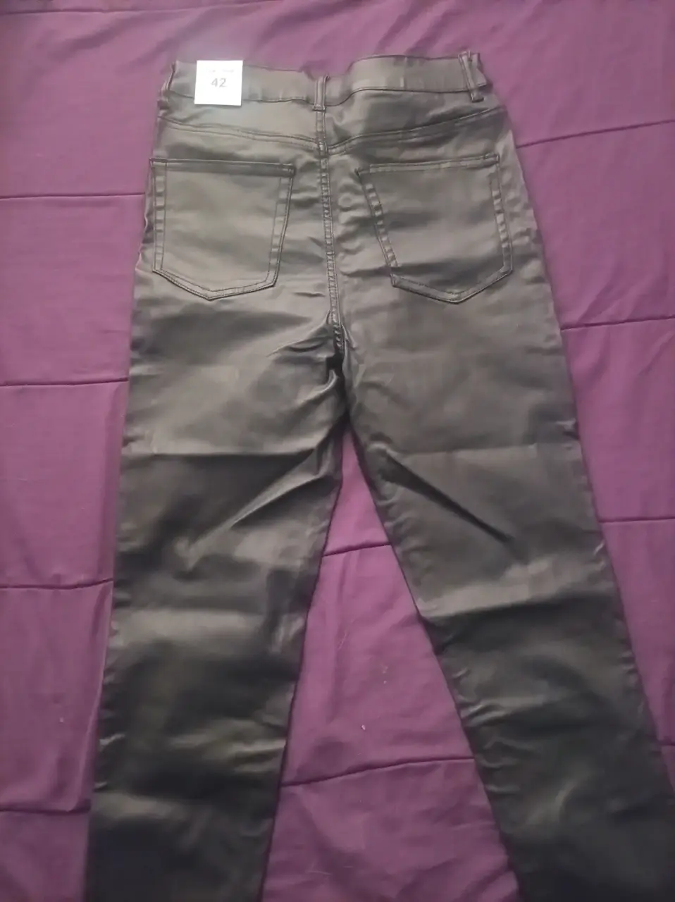 Pantalones negros talle 42 y 44 - miniatura 1