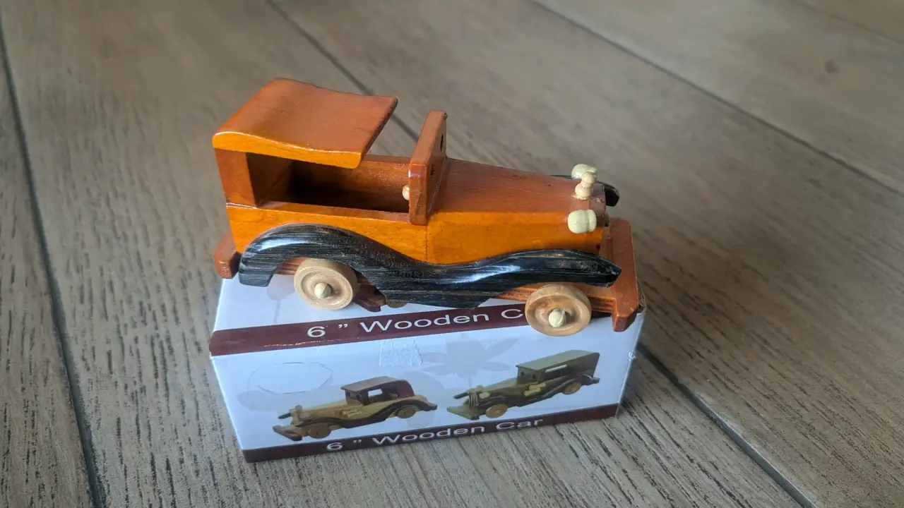 Auto de Madera Vintage 6 pulgadas - miniatura 1