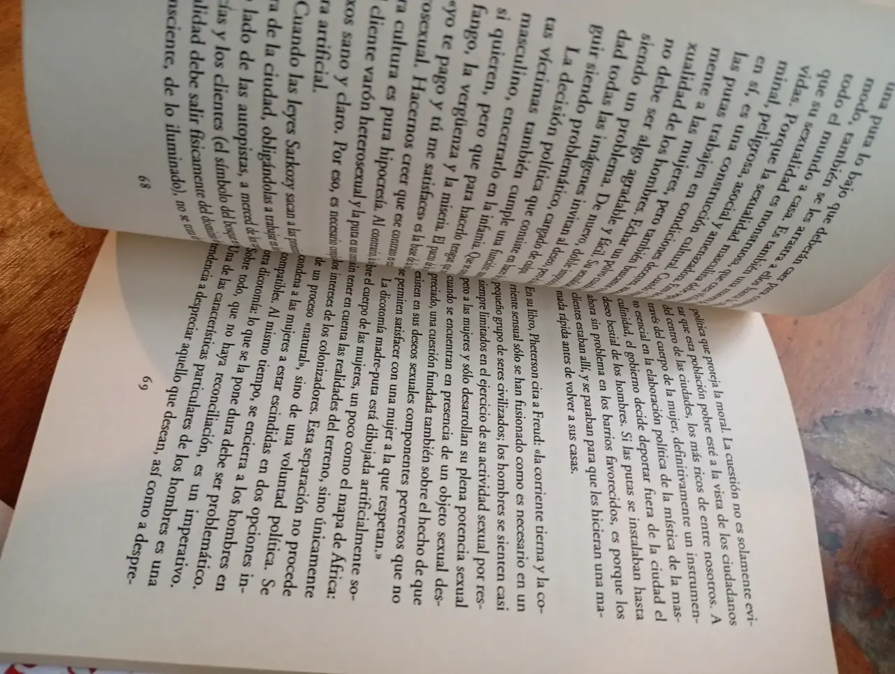 Libro 'Teoría King Kong' Virginie Despentes - miniatura 3