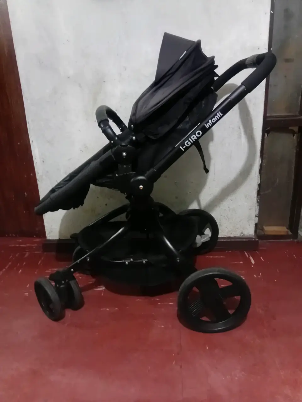 Coche de bebé Infanti negro - miniatura 2