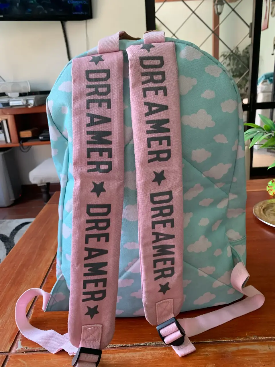 Mochila con diseño de nubes - miniatura 2