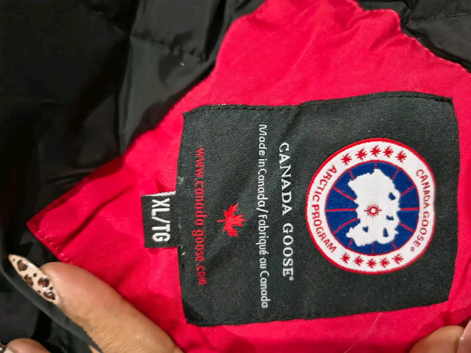 Parka roja con capucha - miniatura 3