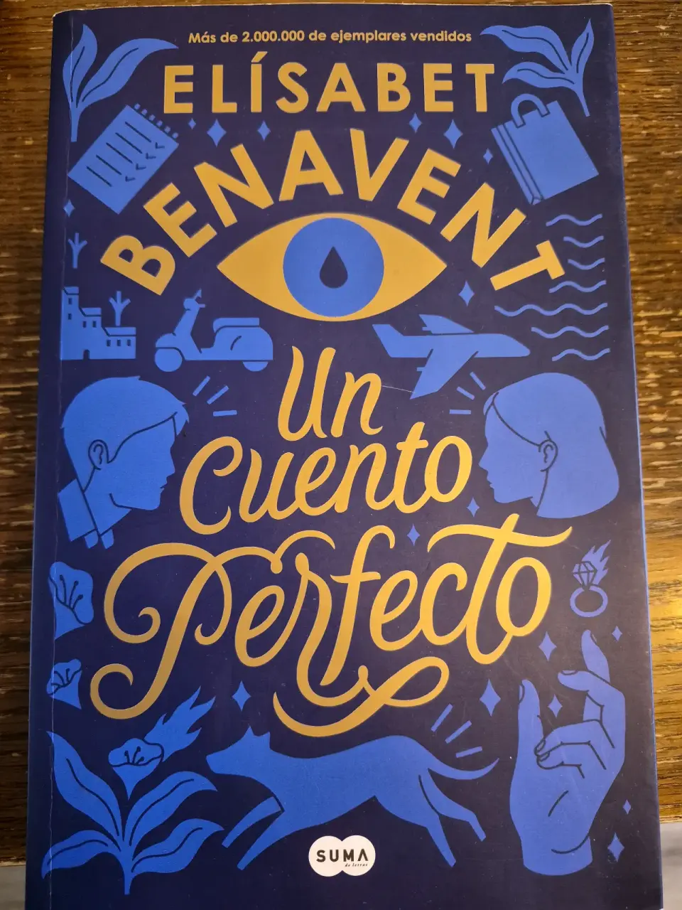 Libro 'Un Cuento Perfecto' de Benavent - miniatura 1