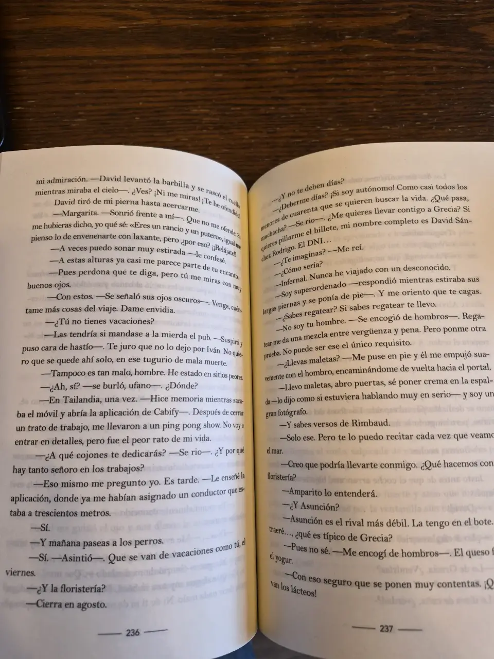 Libro 'Un Cuento Perfecto' de Benavent - miniatura 3