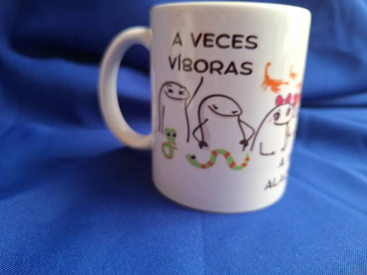 Tazón con diseño de víboras - miniatura 1