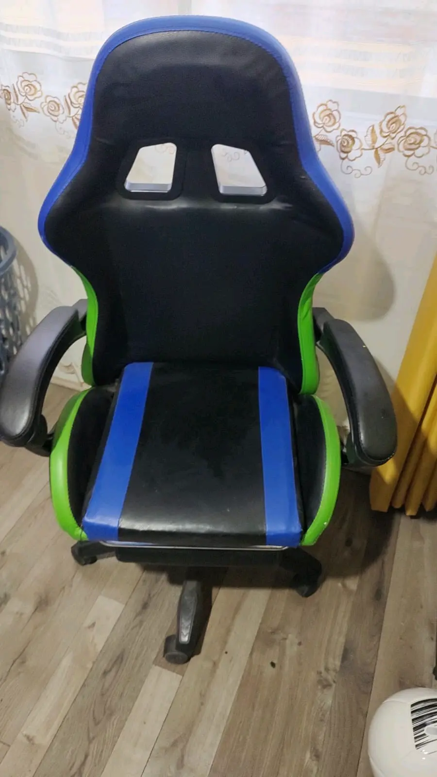 Silla gamer negro y verde - miniatura 1