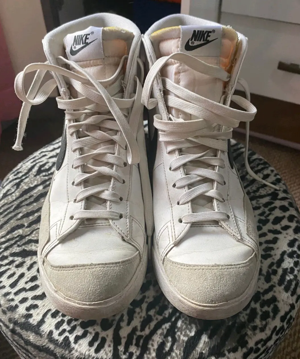 Zapatillas blancas Nike de caña alta - miniatura 1