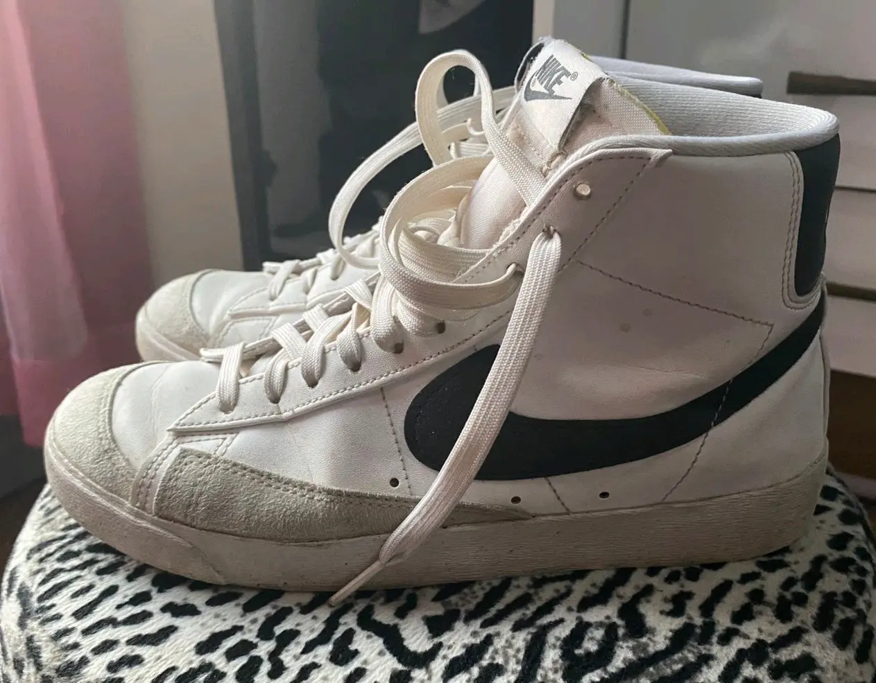 Zapatillas blancas Nike de caña alta - miniatura 2