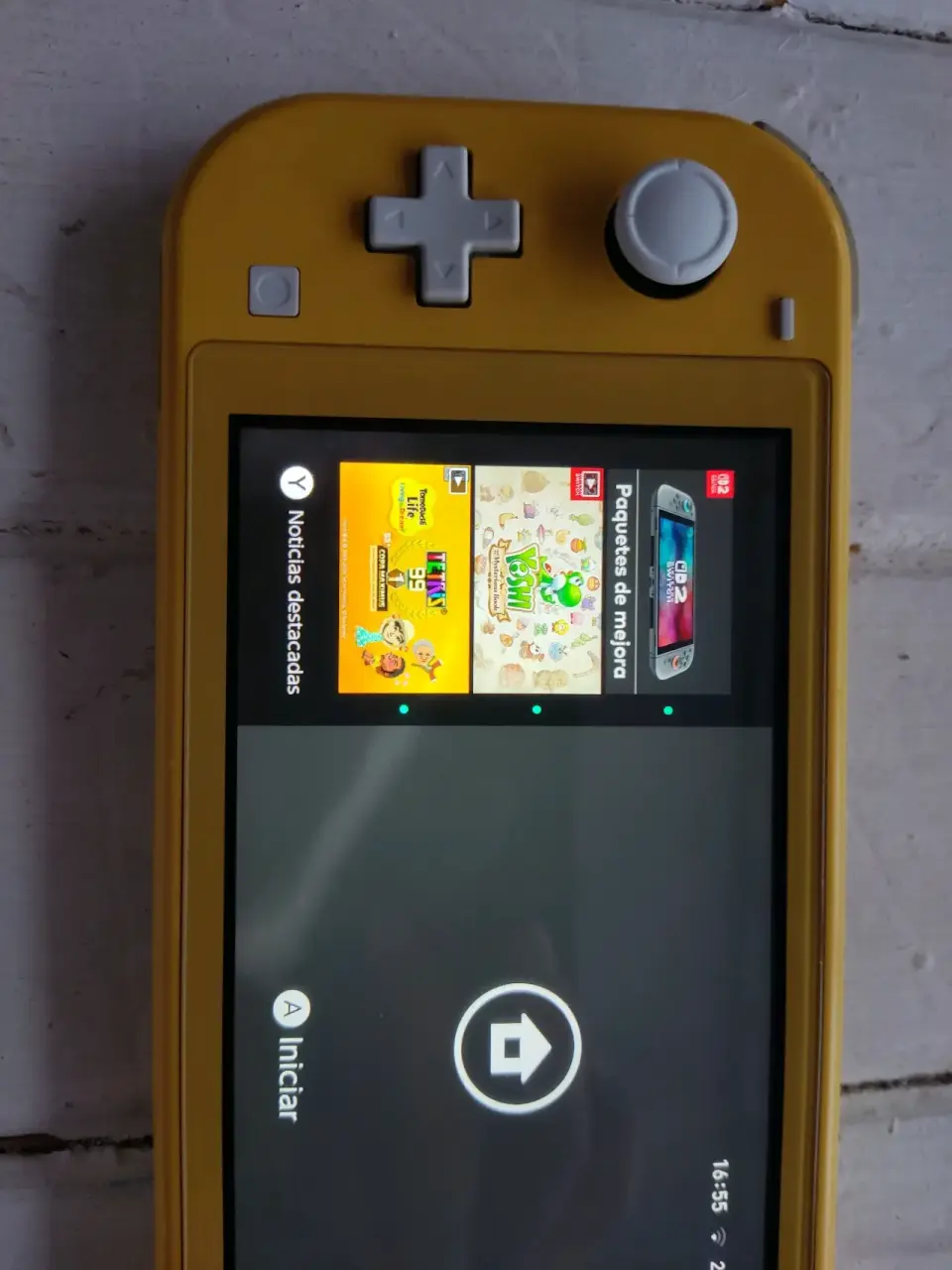 Nintendo switch lite amarilla con extras - miniatura 2