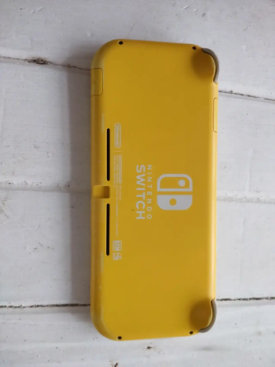 Nintendo switch lite amarilla con extras - miniatura 3