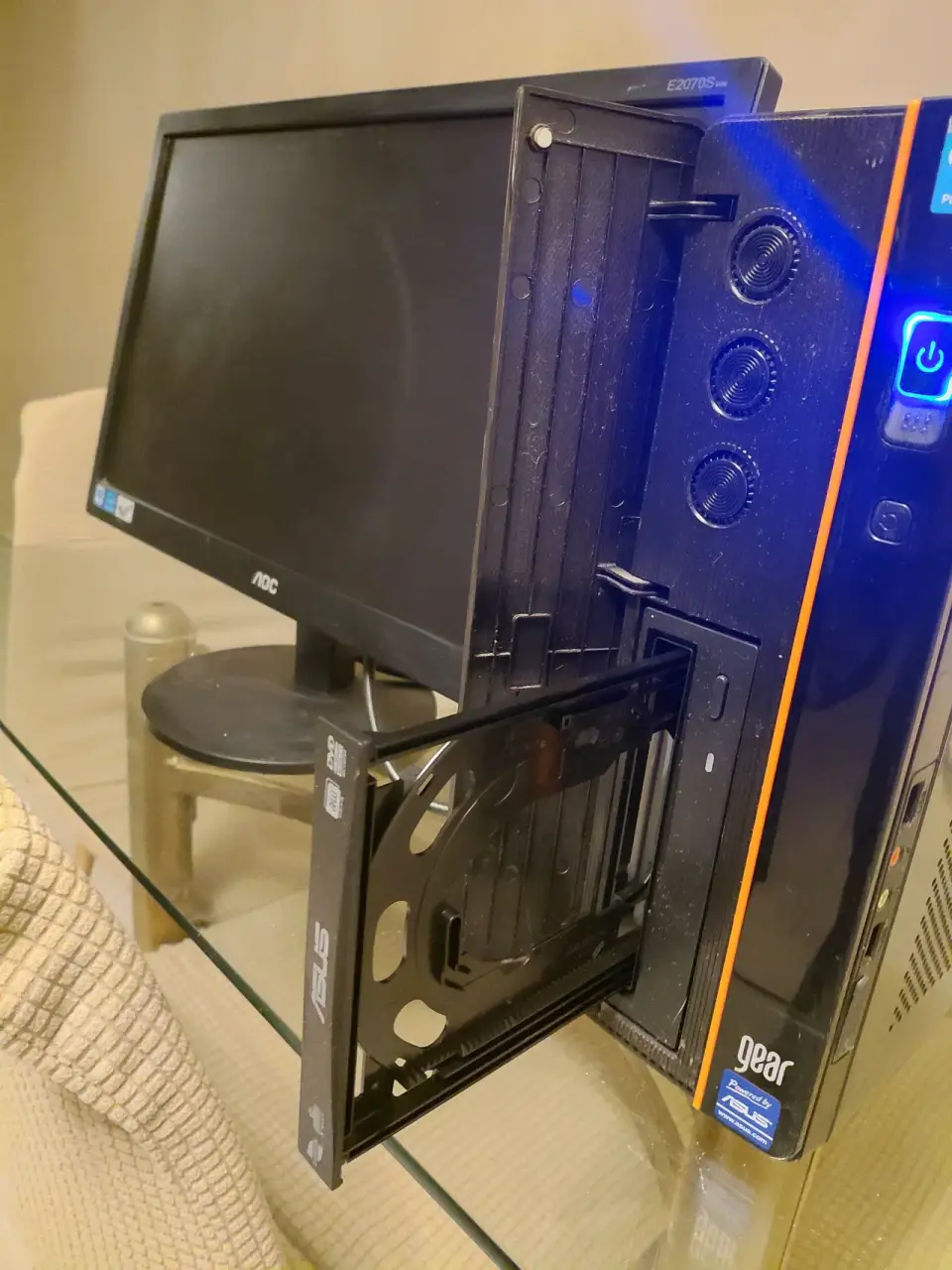 Computador de escritorio con monitor AOC - miniatura 5