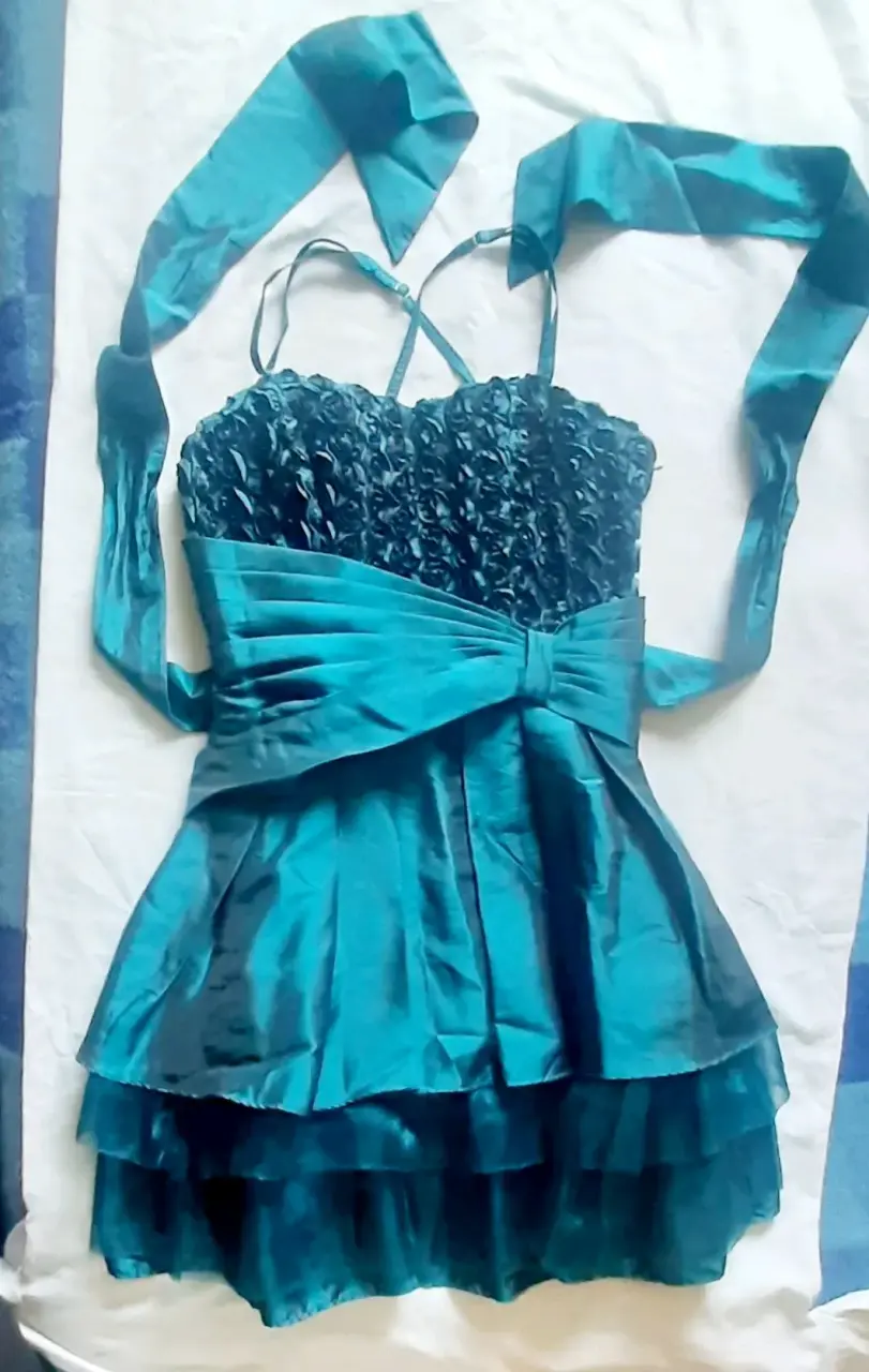 Vestido de fiesta azul elegante