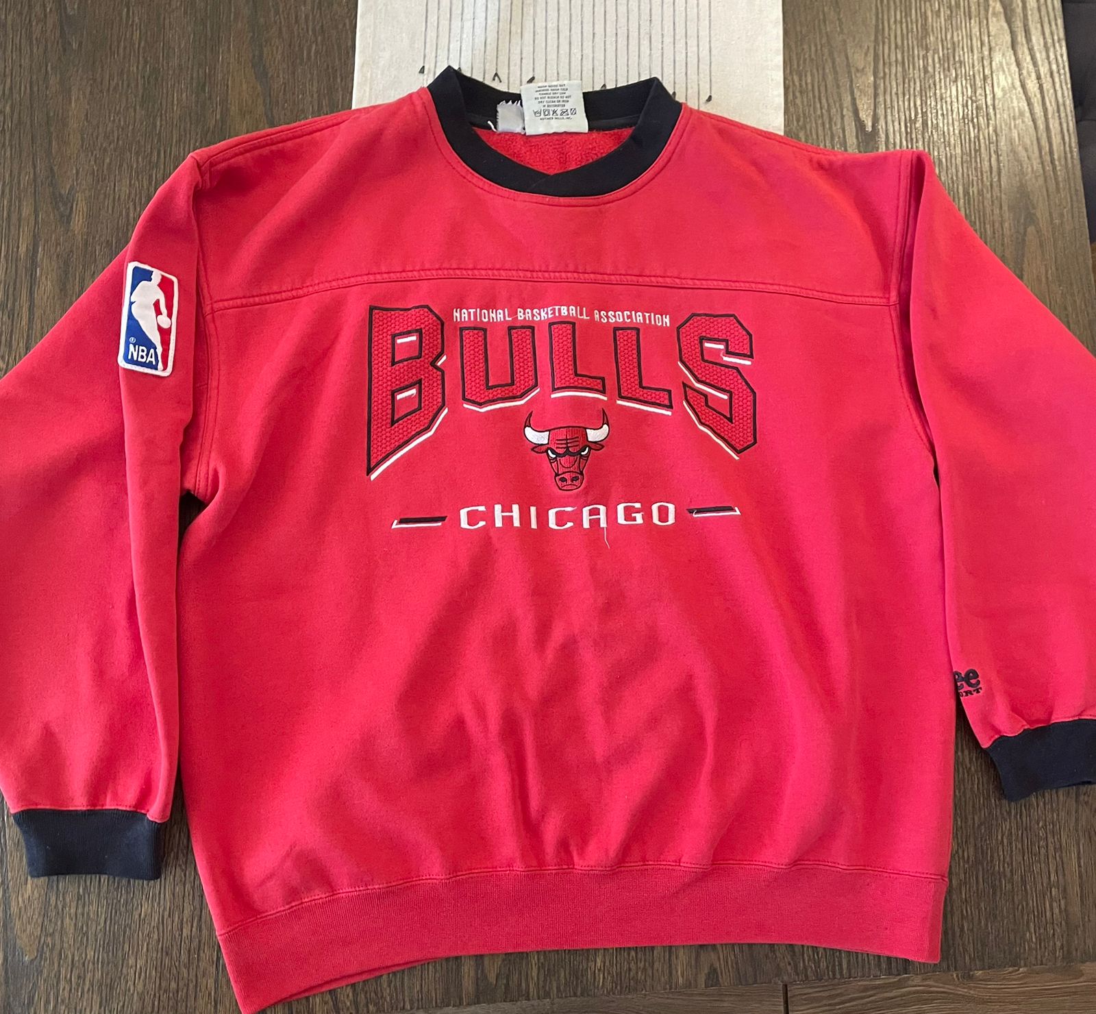 Poleron Rojo Lee NBA Talla L - miniatura 4