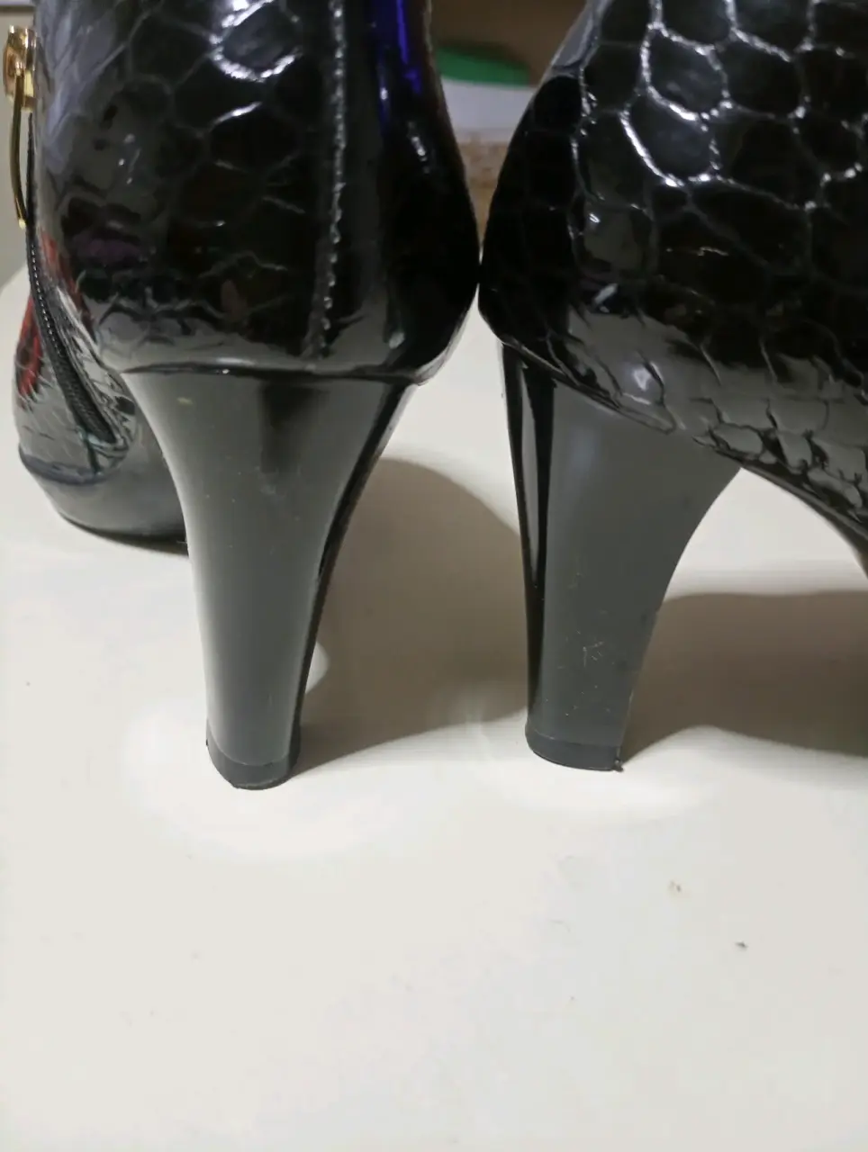 Botines negros de cuero con tacón - miniatura 4