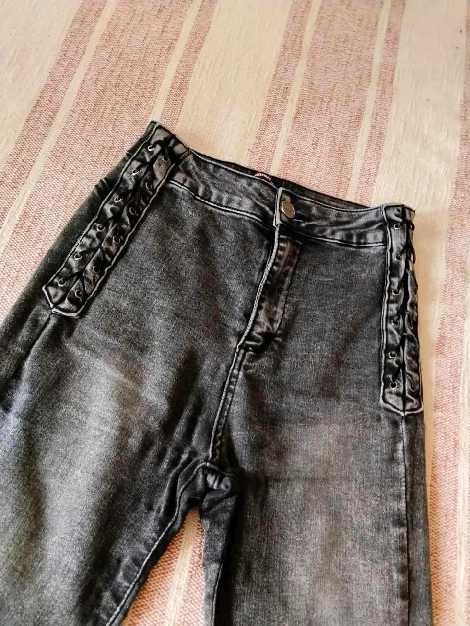 Jeans gris con detalle trenzado - miniatura 5