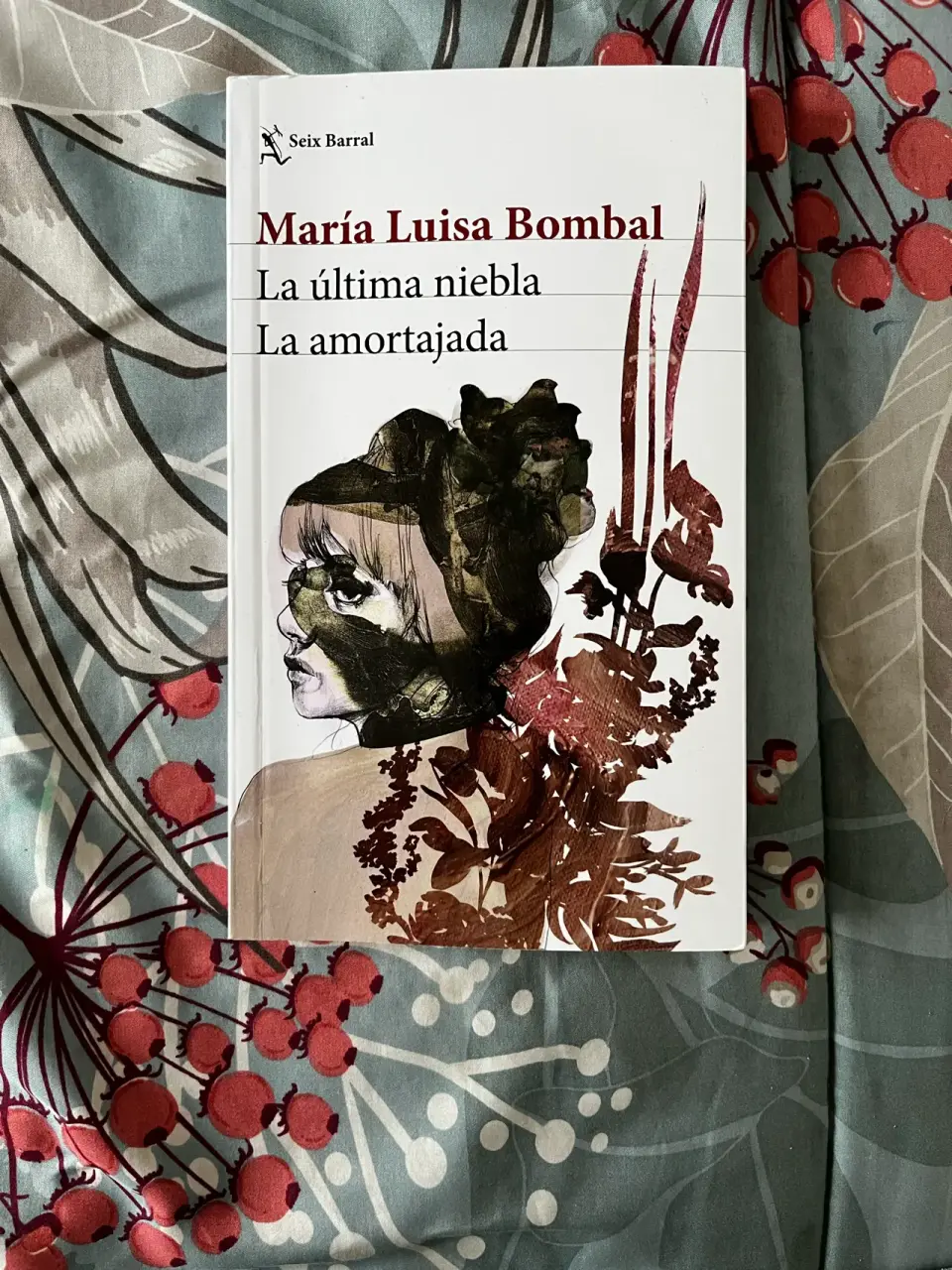Libro 'La última niebla' y 'La amortajada' - miniatura 1