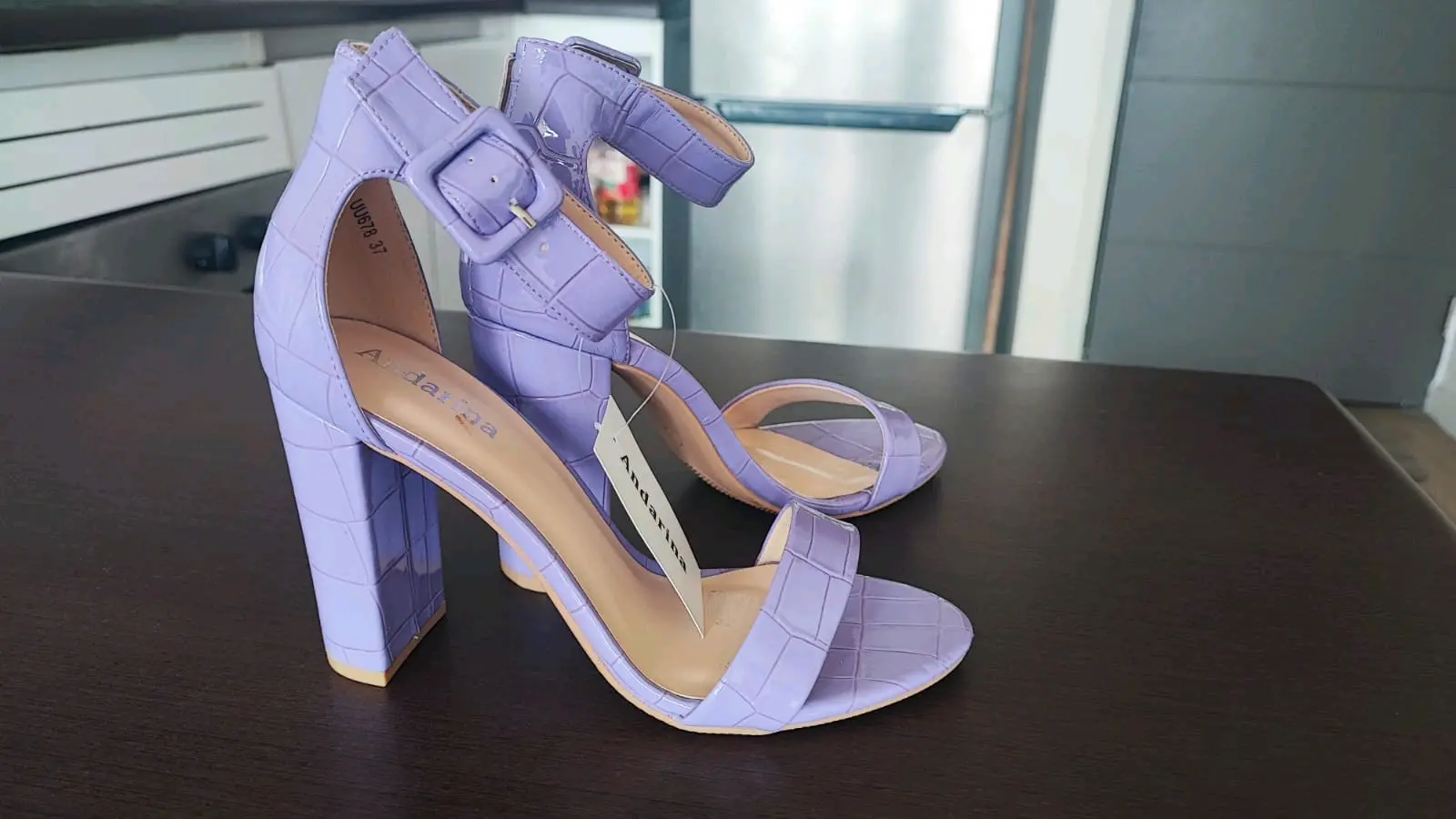 Sandalias lilas con taco alto - miniatura 2
