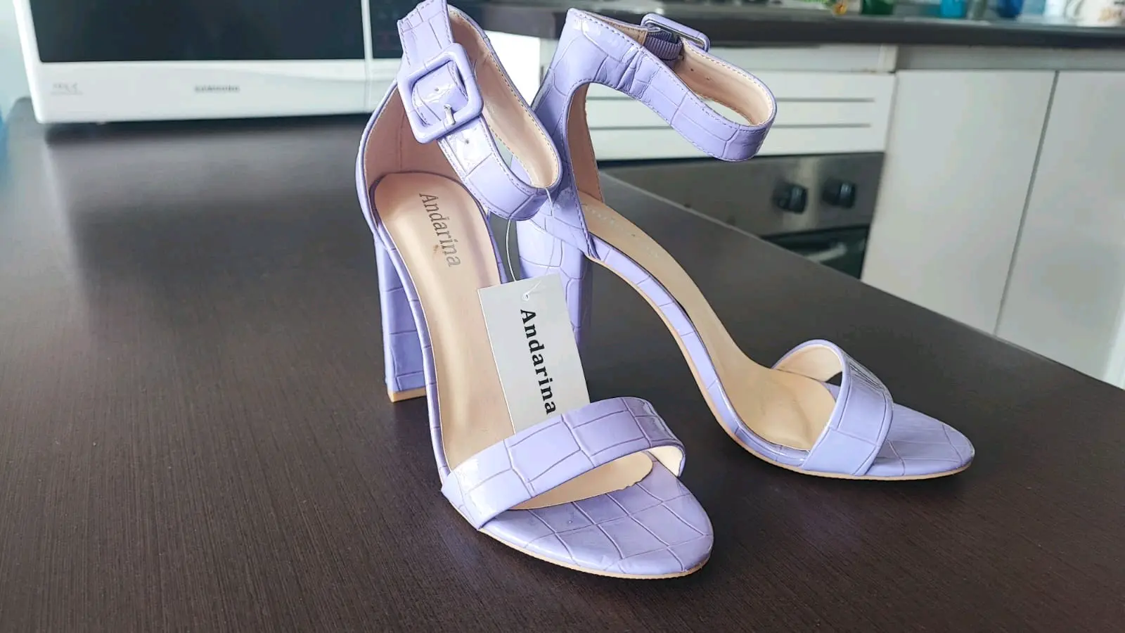 Sandalias lilas con taco alto - miniatura 3