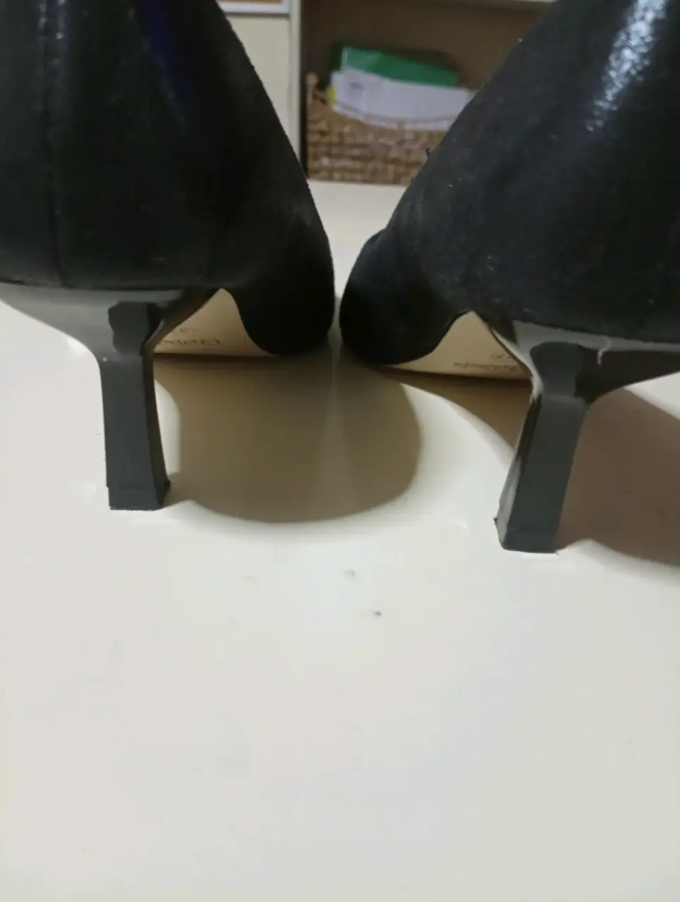 Tacones negros elegantes - miniatura 3