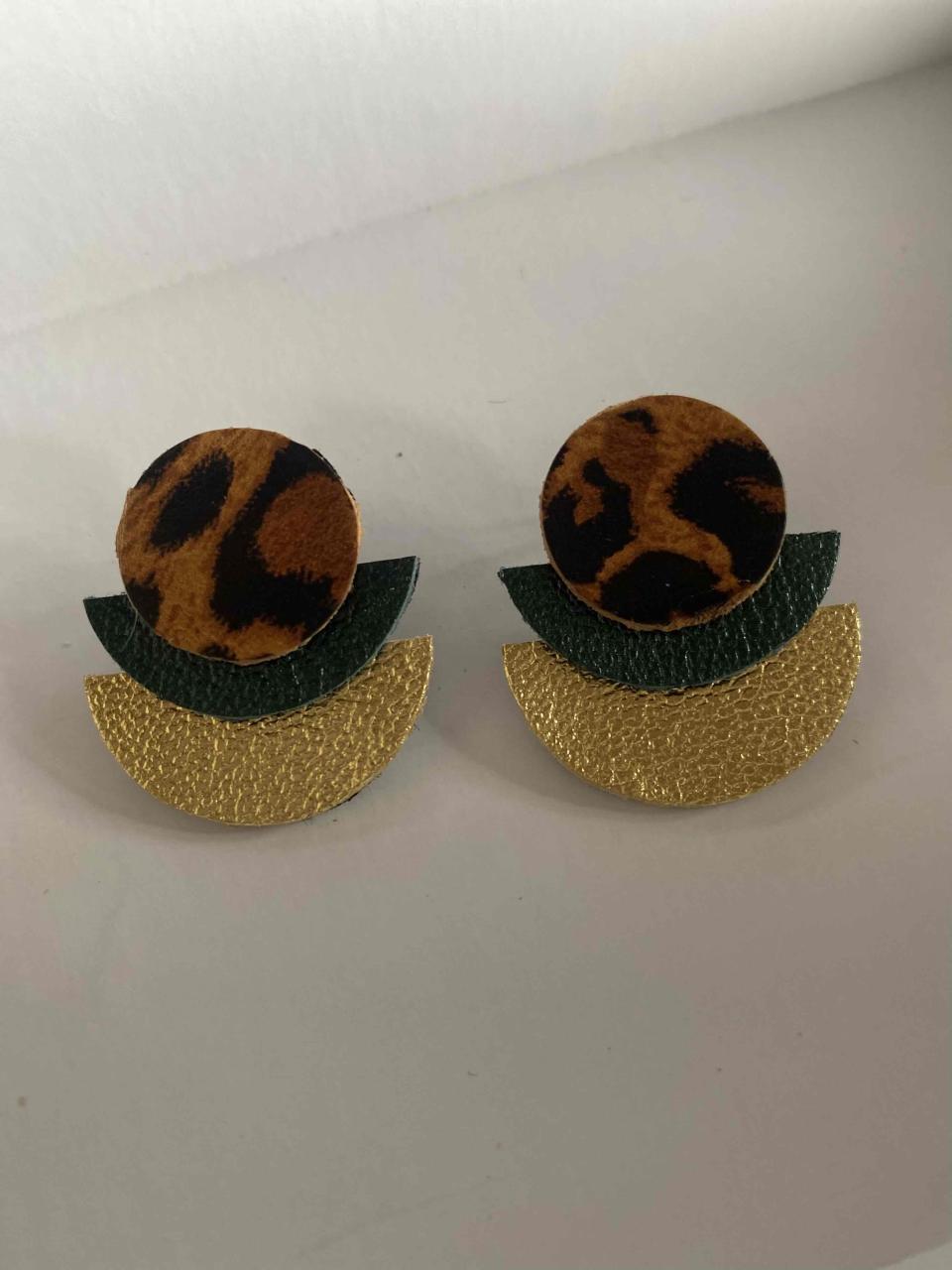 Aros de diseño animal print, 💯cuero hecho a mano. - miniatura 1