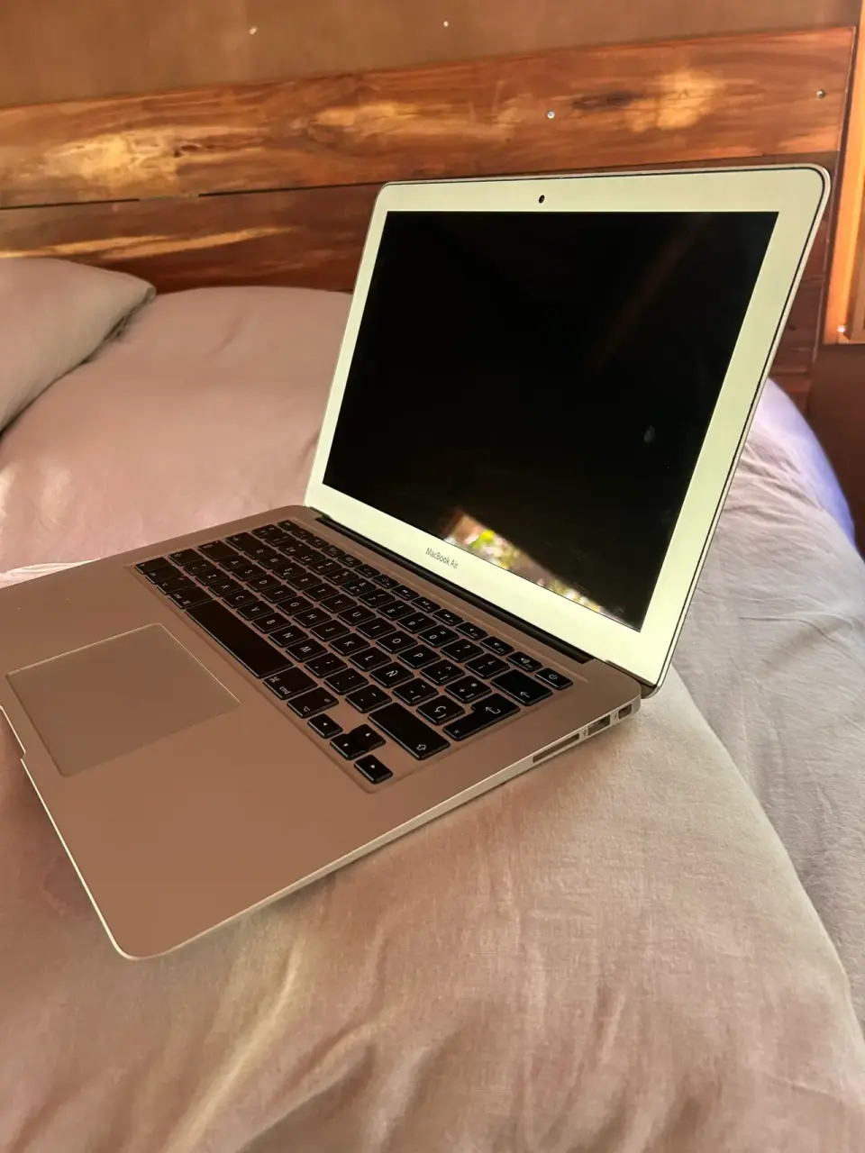 MacBook Air en buen estado - miniatura 4