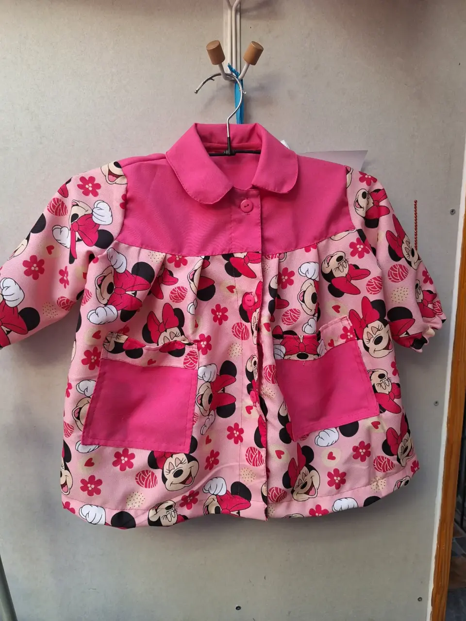 Delantal infantil Minnie estampada