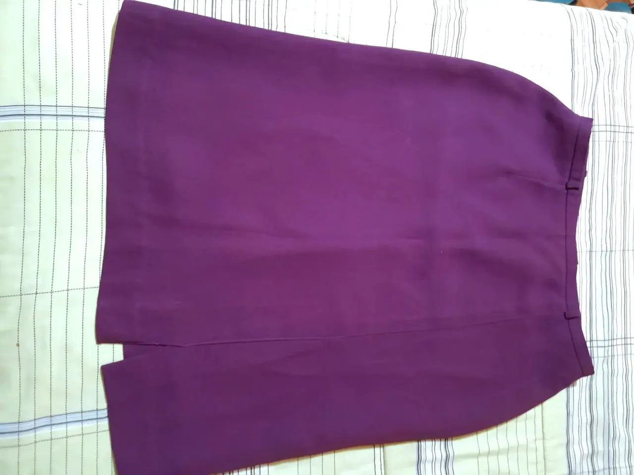Falda morada elegante - miniatura 2