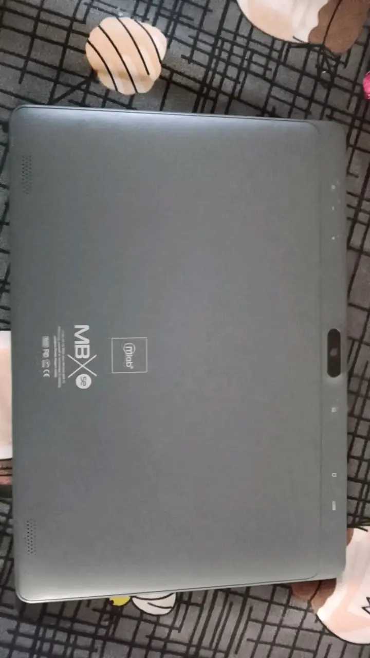 Tablet negra en buen estado - miniatura 2