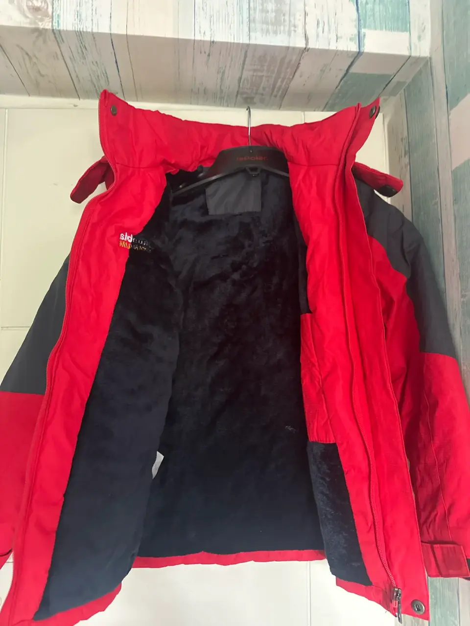 Chaqueta Columbia roja y negra - miniatura 2