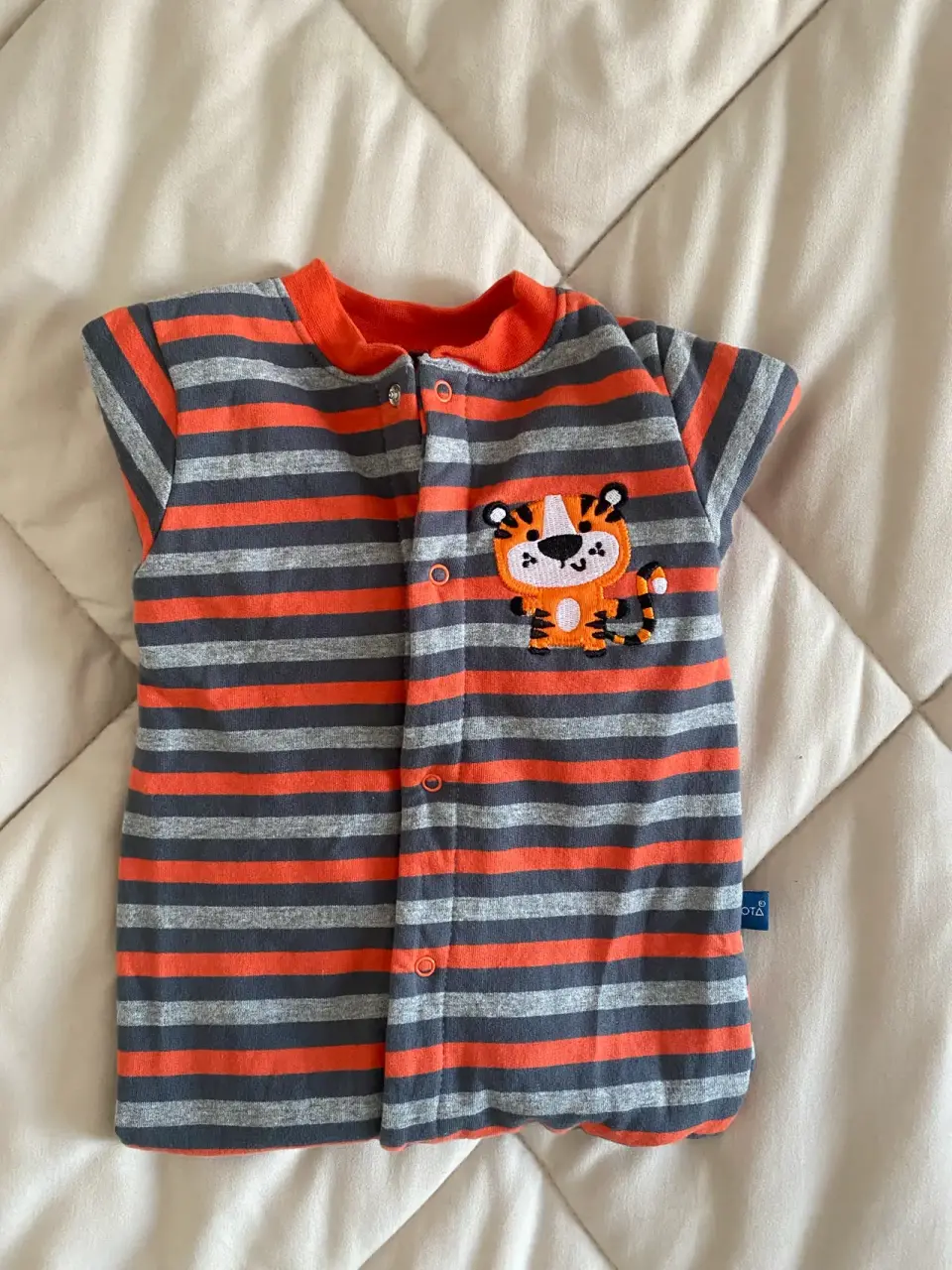 Pijama rayado para bebé - miniatura 5