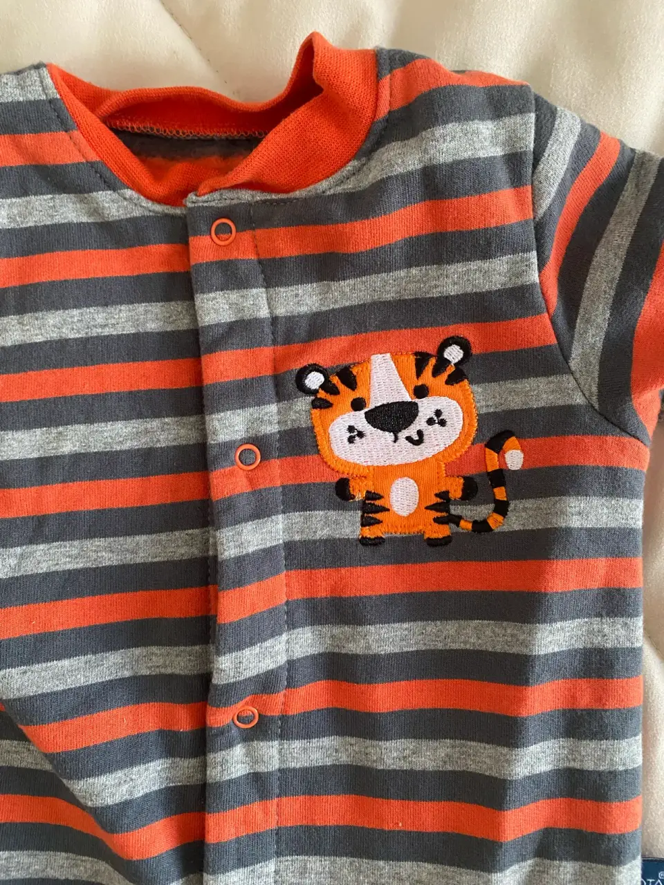 Pijama rayado para bebé - miniatura 7