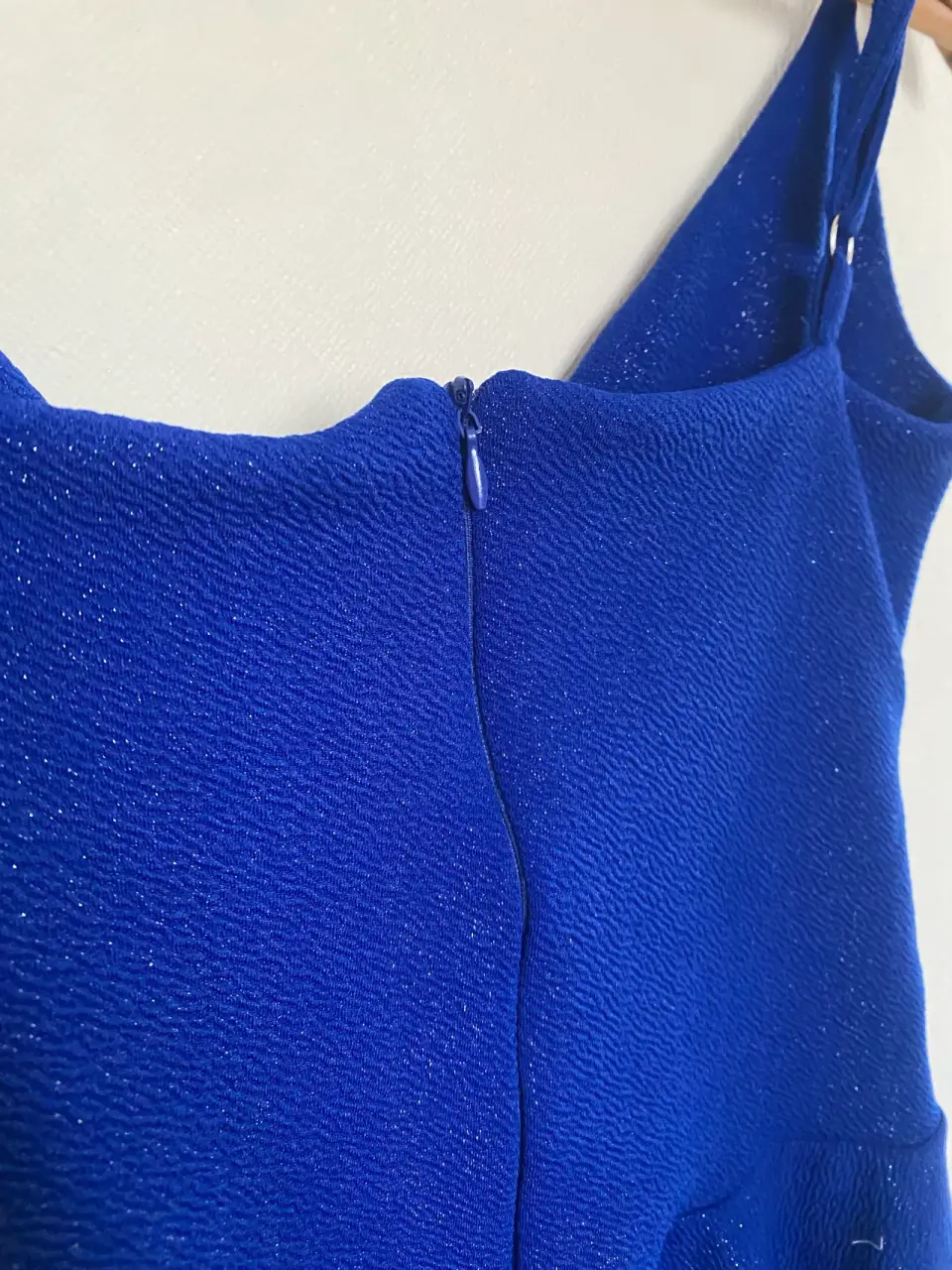 Vestido azul con tirantes - miniatura 3