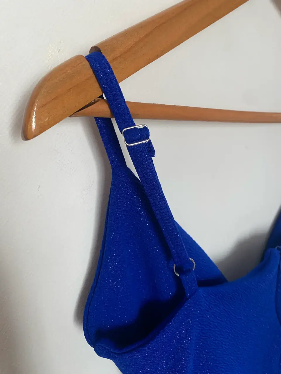 Vestido azul con tirantes - miniatura 4
