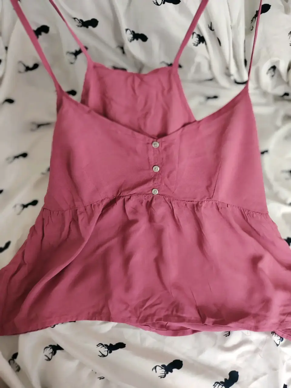 Blusa rosada con botones - miniatura 2