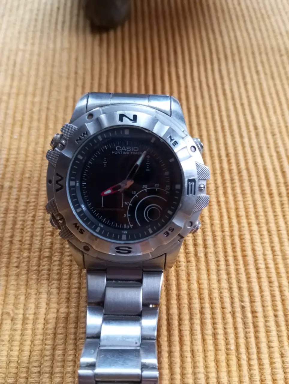 Reloj metálico deportivo - miniatura 2