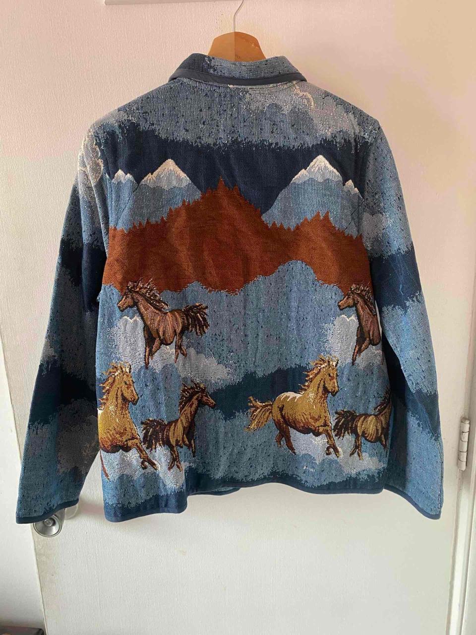 Chaqueta con caballos - miniatura 2