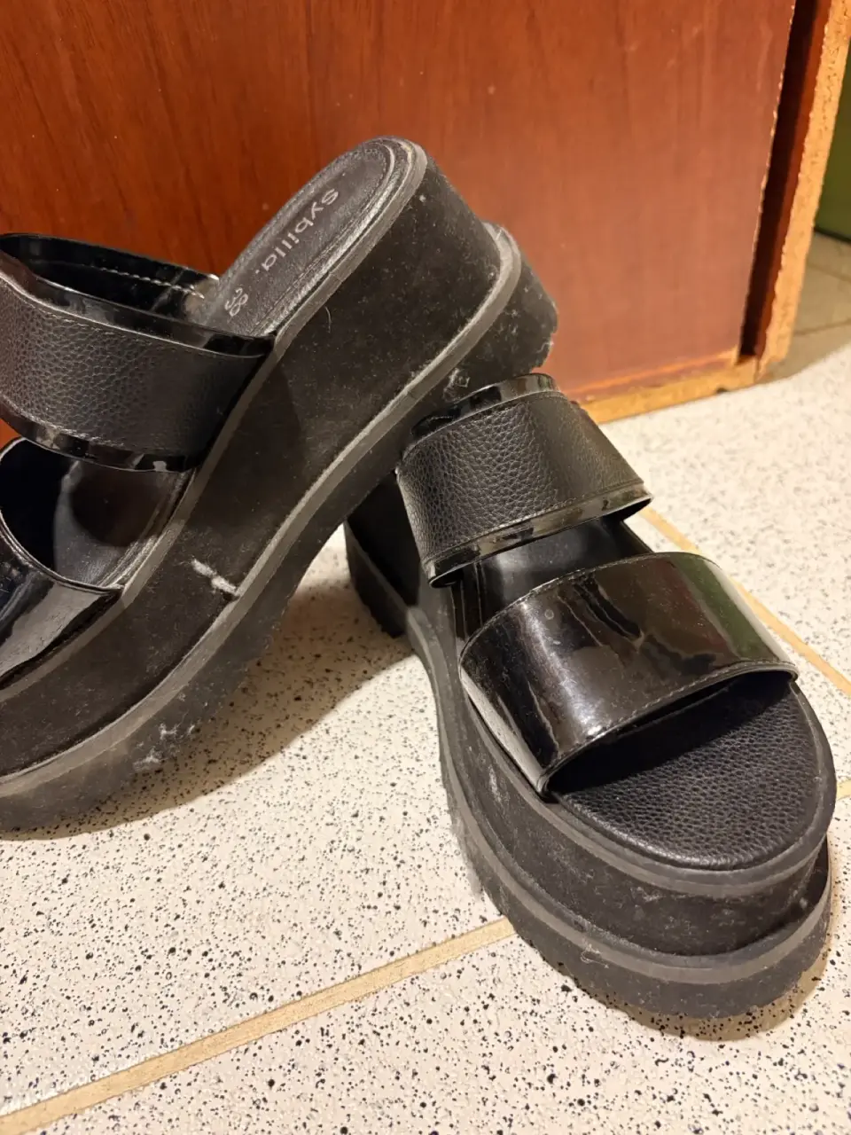 Sandalias negras de plataforma - miniatura 3