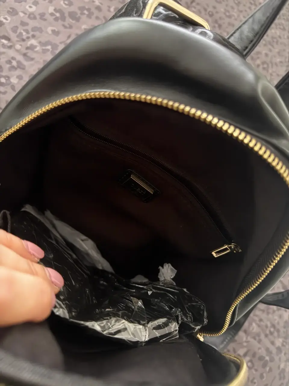 Mochila Guess negra - miniatura 2