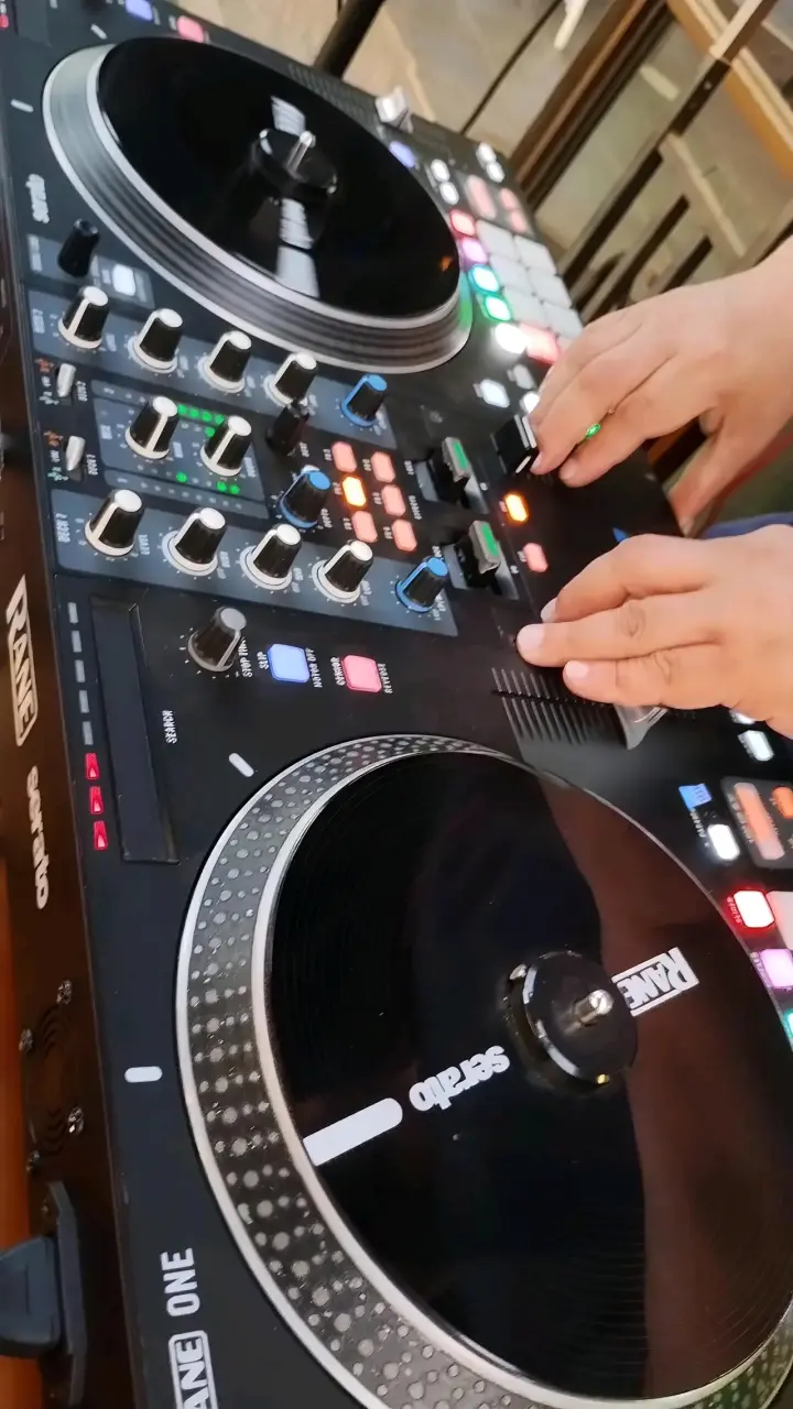 Controlador DJ Rane one - miniatura 5